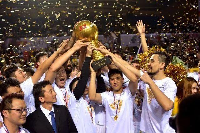 张硕辅因严重违纪问题被调查